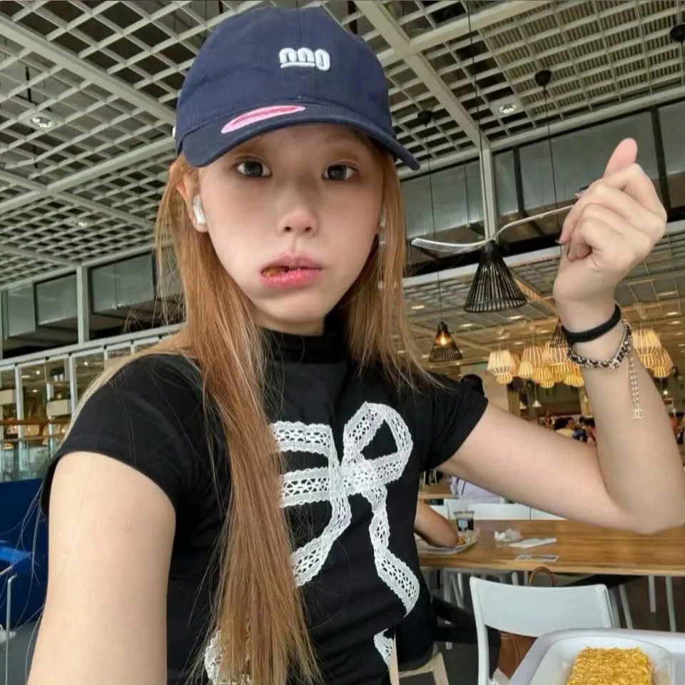克莱尔的相机